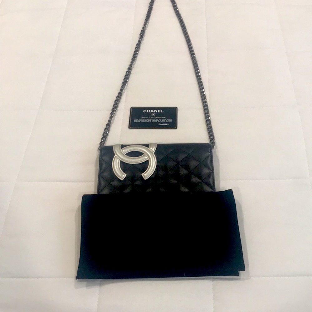Authentic Carbon CC wallet. Chain included